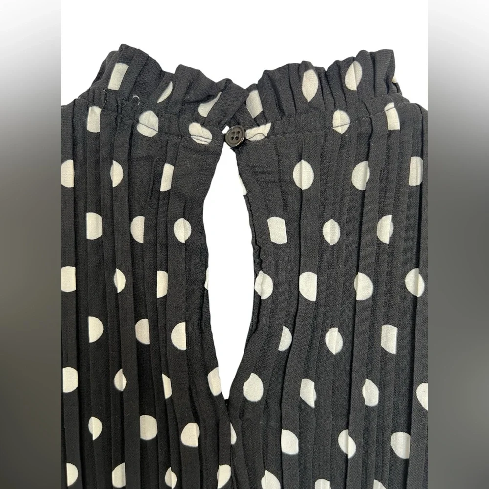 🆕 🖤 NWT LULUS Pleat to Meet You Polka Dot Shift Dress | Black | XS - Picture 4 of 14